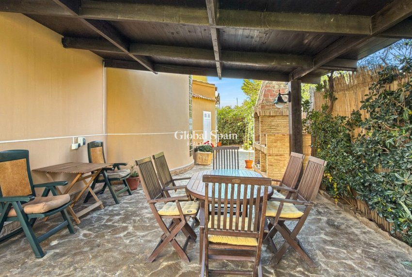 Wiederverkauf - VILLA -
TORREVIEJA - Costa Blanca