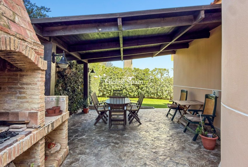 Wiederverkauf - VILLA -
TORREVIEJA - Costa Blanca
