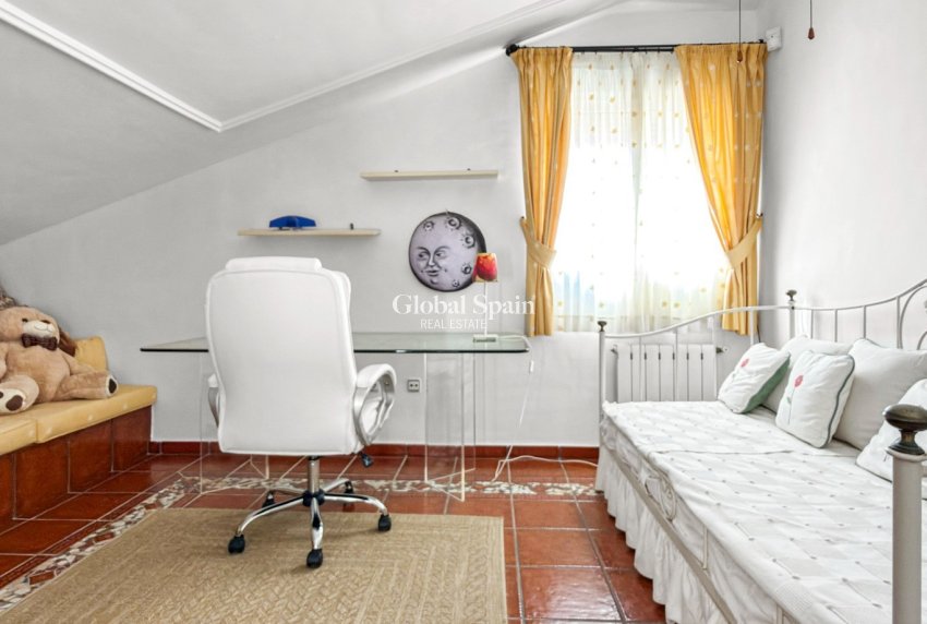 Wiederverkauf - VILLA -
TORREVIEJA - Costa Blanca