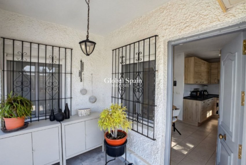 Wiederverkauf - VILLA -
TORREVIEJA - Costa Blanca