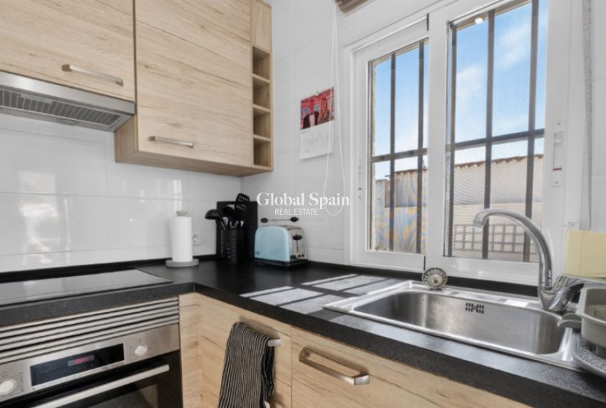Wiederverkauf - VILLA -
TORREVIEJA - Costa Blanca