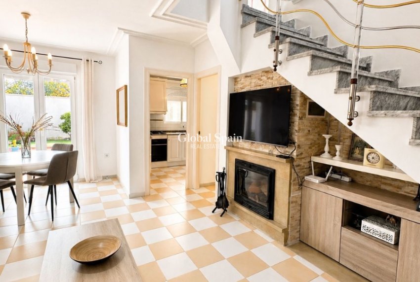 Wiederverkauf - VILLA -
TORREVIEJA - Costa Blanca
