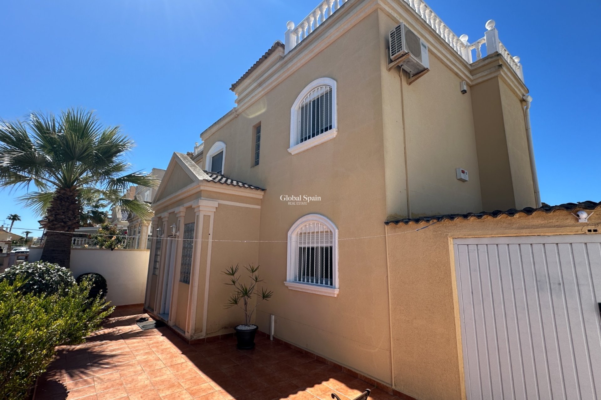 Wiederverkauf - VILLA -
TORREVIEJA - Costa Blanca