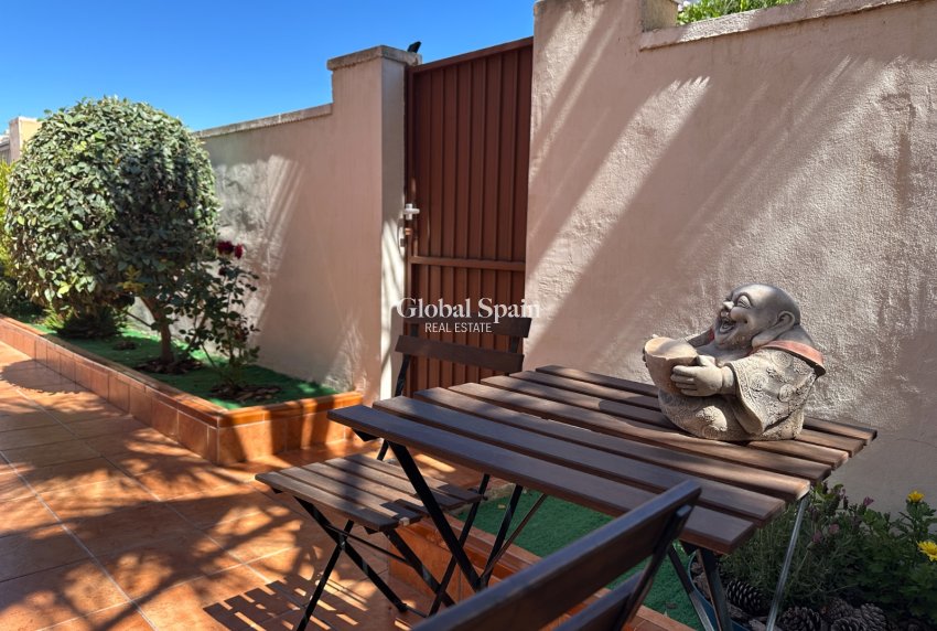 Wiederverkauf - VILLA -
TORREVIEJA - Costa Blanca