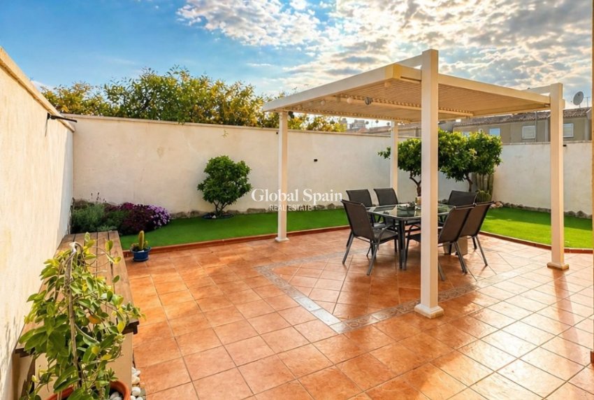 Wiederverkauf - VILLA -
TORREVIEJA - Costa Blanca