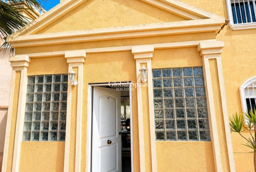 Wiederverkauf - VILLA -
TORREVIEJA - Costa Blanca