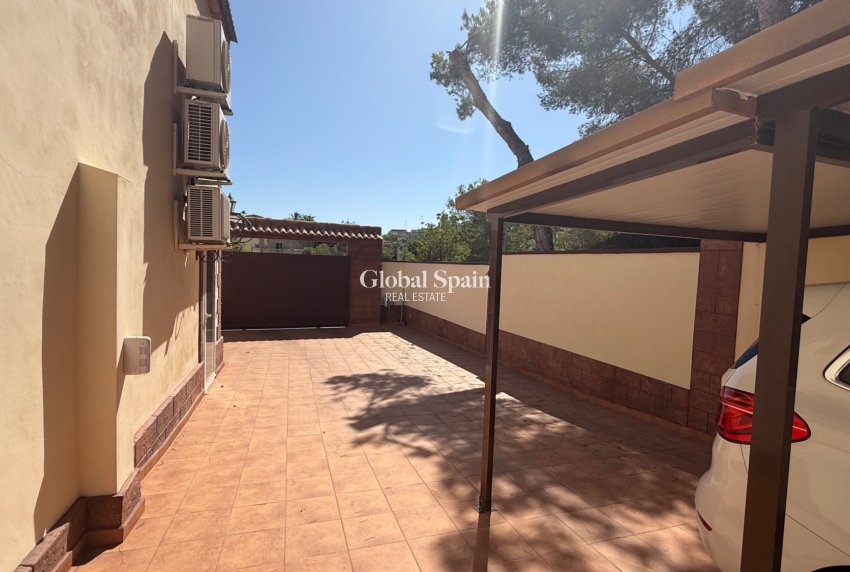 Wiederverkauf - VILLA -
TORREVIEJA - Costa Blanca