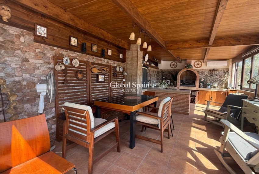 Wiederverkauf - VILLA -
TORREVIEJA - Costa Blanca