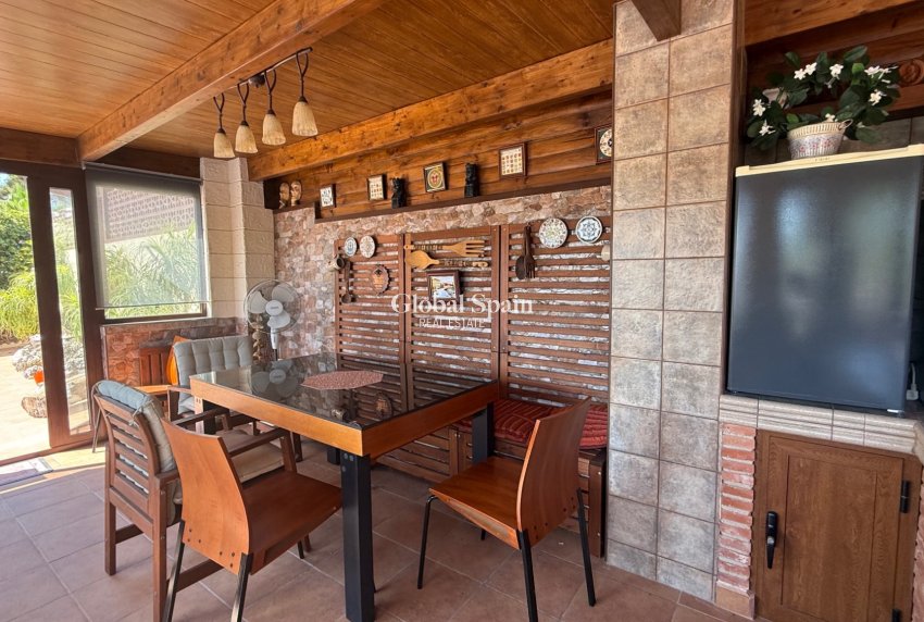 Wiederverkauf - VILLA -
TORREVIEJA - Costa Blanca