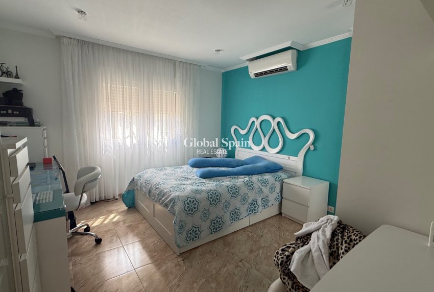 Wiederverkauf - VILLA -
TORREVIEJA - Costa Blanca