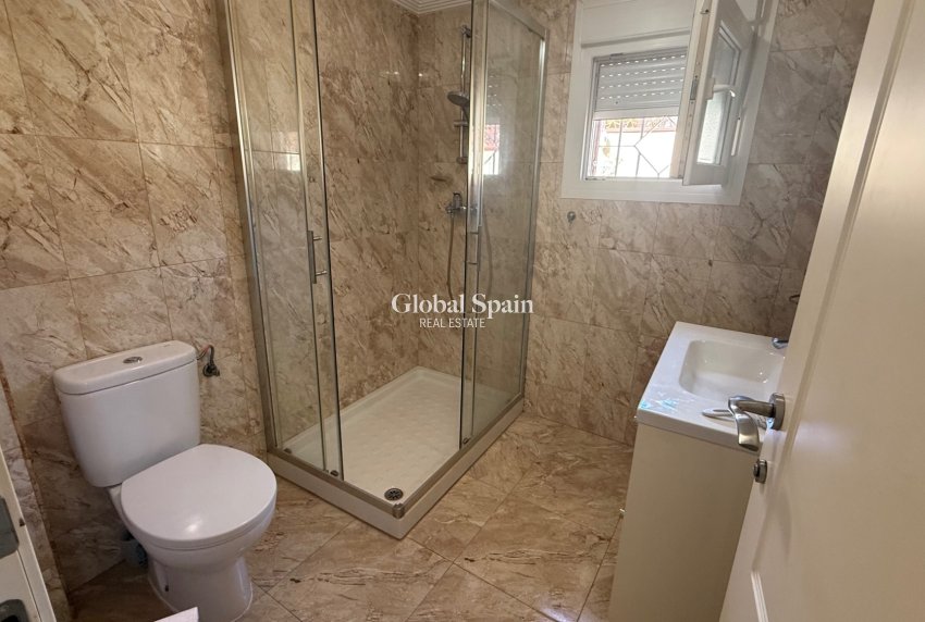 Wiederverkauf - VILLA -
TORREVIEJA - Costa Blanca