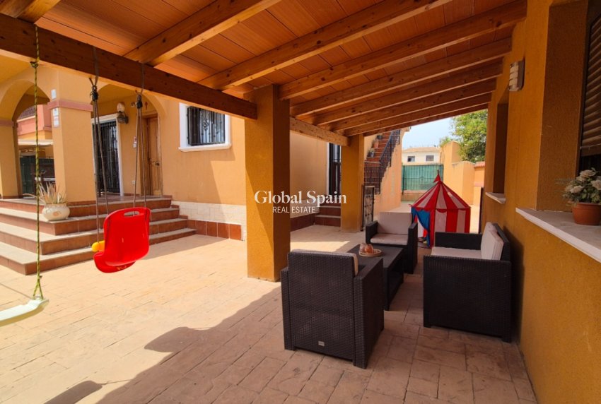 Wiederverkauf - VILLA -
TORREVIEJA - Costa Blanca