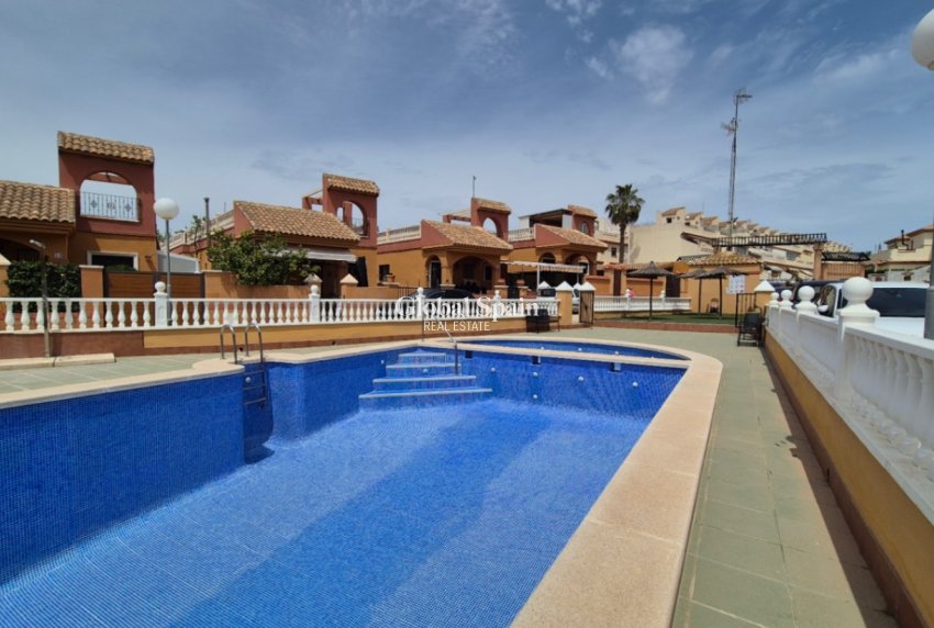 Wiederverkauf - VILLA -
TORREVIEJA - Costa Blanca