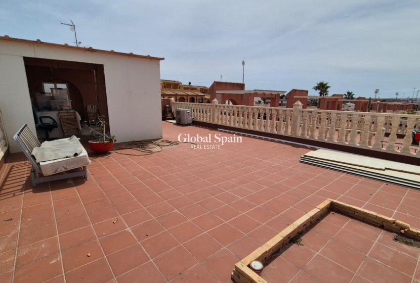 Wiederverkauf - VILLA -
TORREVIEJA - Costa Blanca