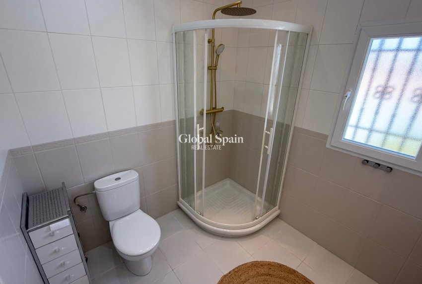 Wiederverkauf - VILLA -
TORREVIEJA - Costa Blanca
