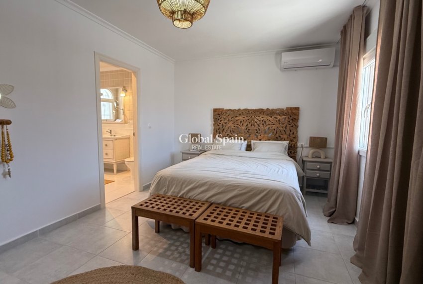 Wiederverkauf - VILLA -
TORREVIEJA - Costa Blanca