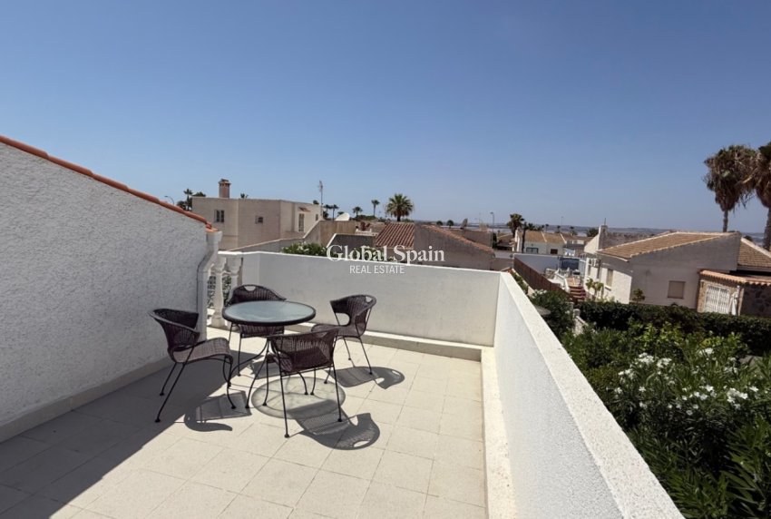 Wiederverkauf - VILLA -
TORREVIEJA - Costa Blanca
