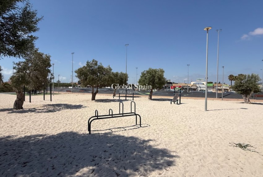 Wiederverkauf - VILLA -
TORREVIEJA - Costa Blanca