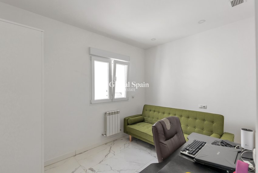 Wiederverkauf - VILLA -
TORREVIEJA - Costa Blanca