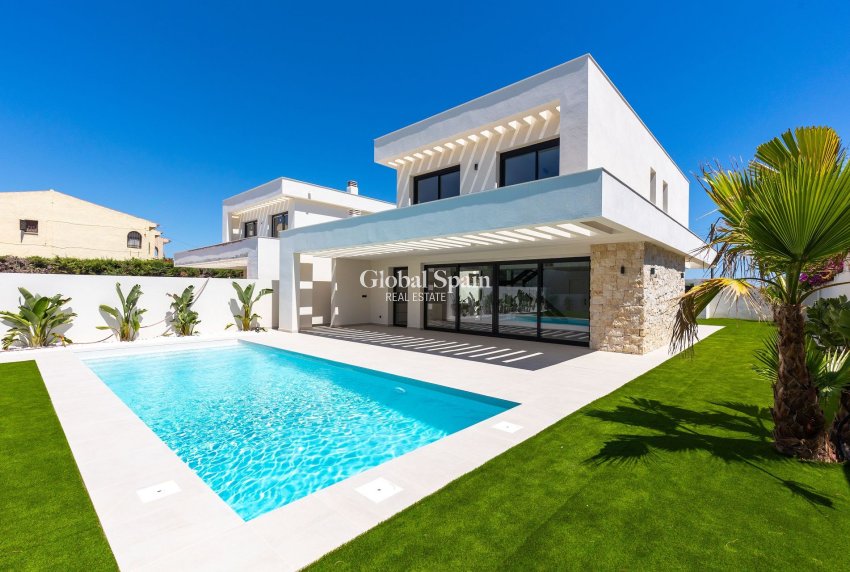 Wiederverkauf - VILLA -
TORREVIEJA - Costa Blanca