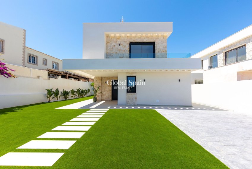 Wiederverkauf - VILLA -
TORREVIEJA - Costa Blanca