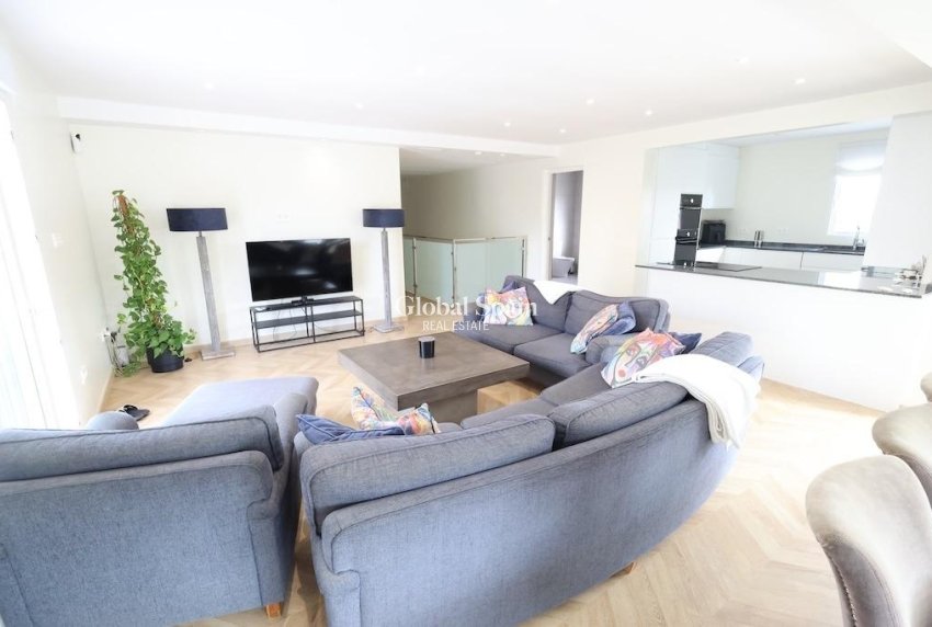 Wiederverkauf - VILLA -
TORREVIEJA - Costa Blanca
