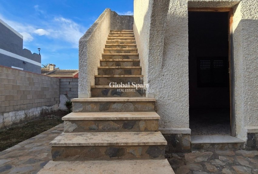 Wiederverkauf - VILLA -
TORREVIEJA - El Chaparal