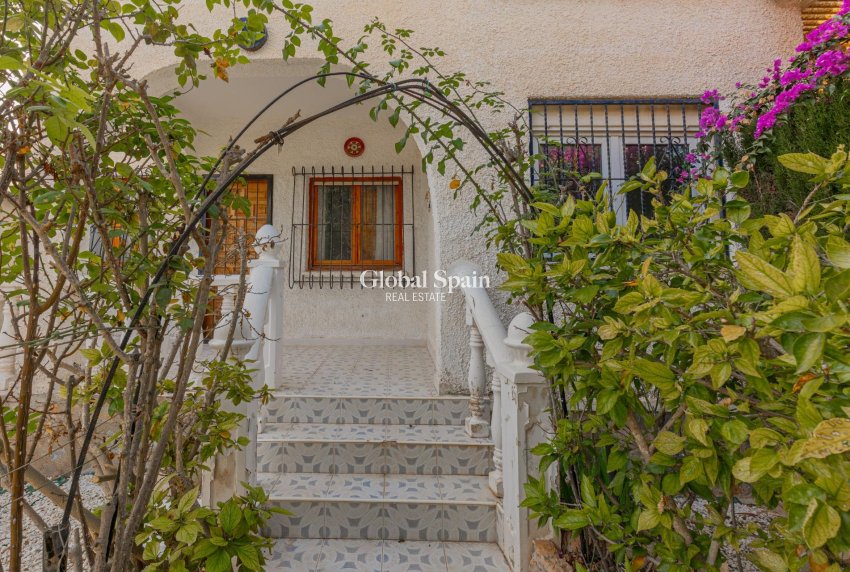 Wiederverkauf - VILLA -
TORREVIEJA - El chaparral