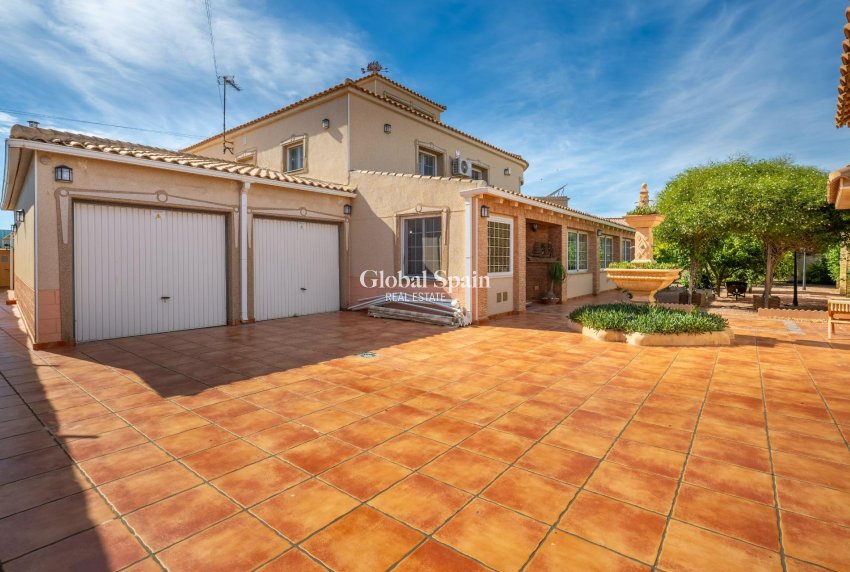 Wiederverkauf - VILLA -
TORREVIEJA - El Chaparral