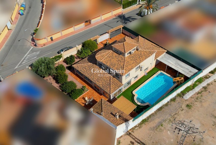 Wiederverkauf - VILLA -
TORREVIEJA - El Chaparral
