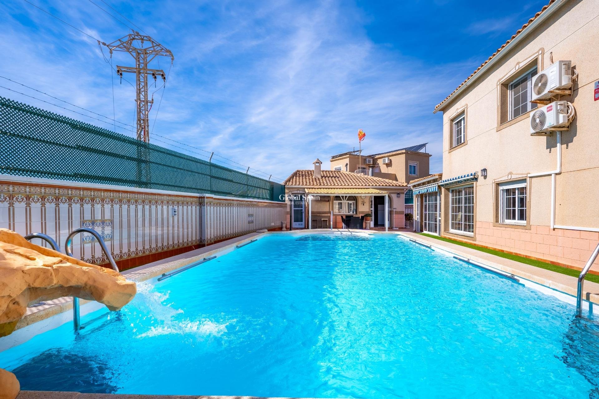 Wiederverkauf - VILLA -
TORREVIEJA - El Chaparral