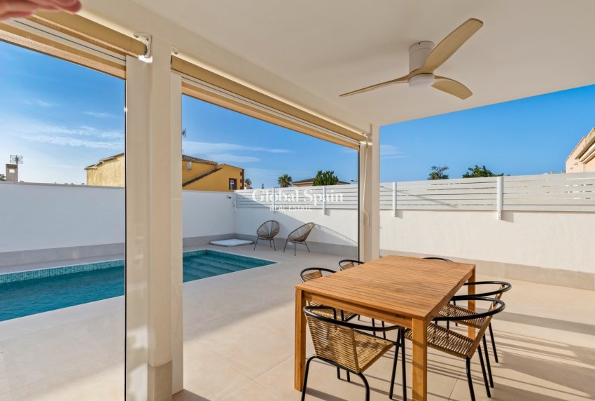 Wiederverkauf - VILLA -
TORREVIEJA - El Chaparral