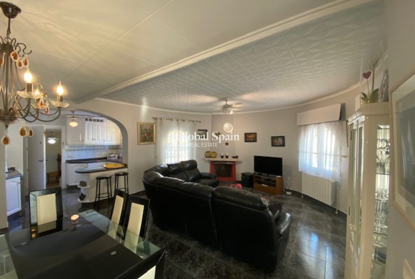 Wiederverkauf - VILLA -
TORREVIEJA - El Chaparral