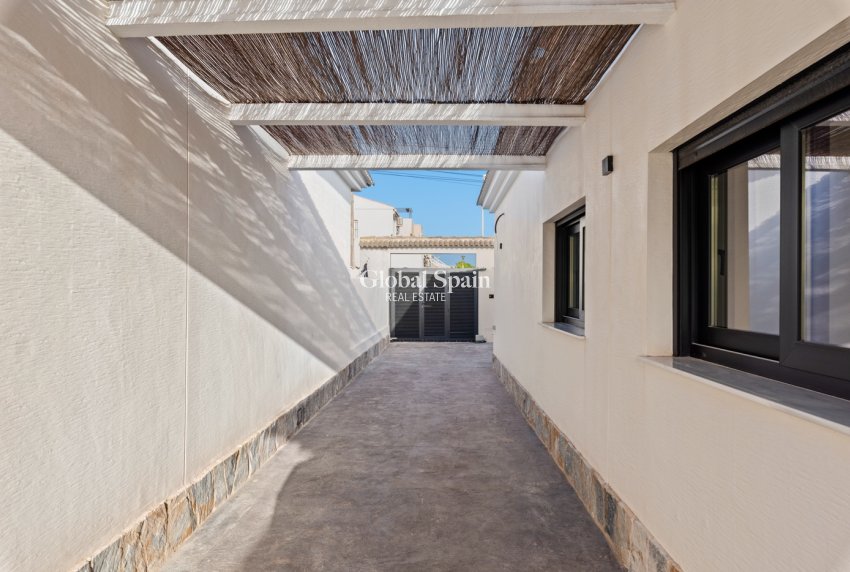 Wiederverkauf - Villa -
TORREVIEJA - El Chaparral