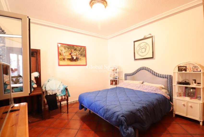 Wiederverkauf - Villa -
TORREVIEJA - El chaparral