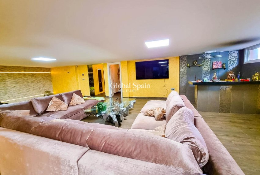 Wiederverkauf - VILLA -
TORREVIEJA - La Mata