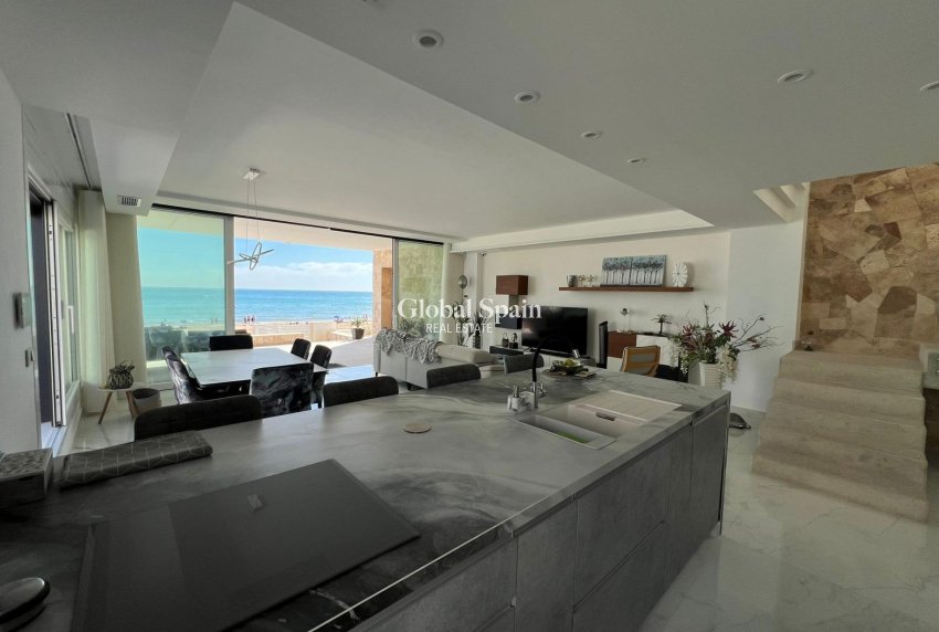 Wiederverkauf - VILLA -
TORREVIEJA - La Mata