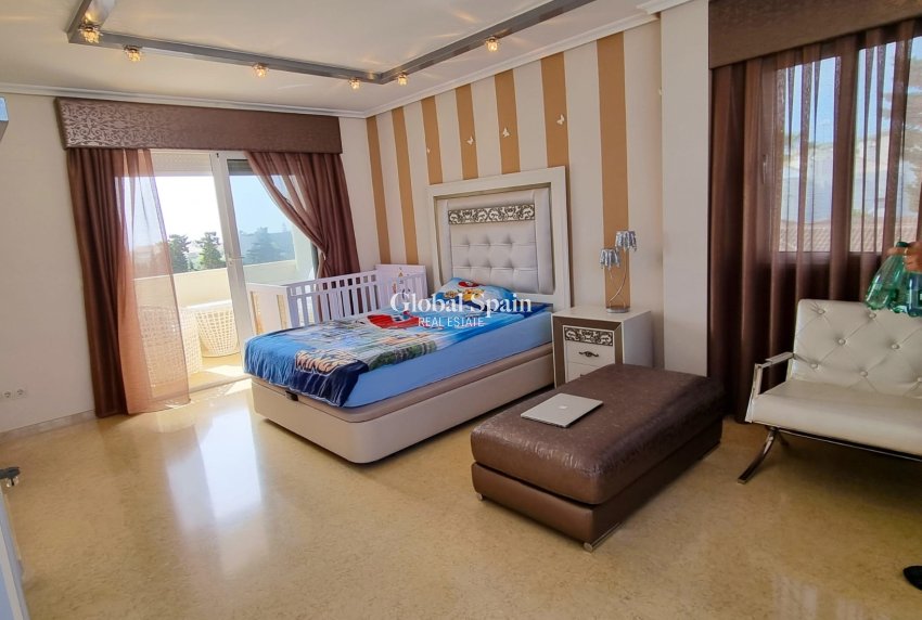 Wiederverkauf - VILLA -
TORREVIEJA - La Mata