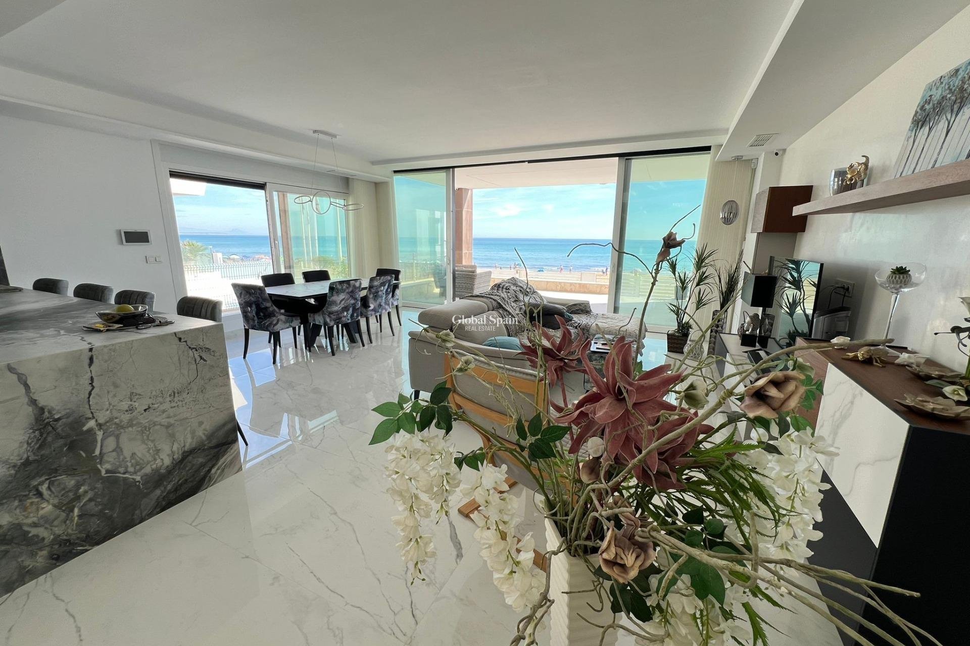 Wiederverkauf - VILLA -
TORREVIEJA - La Mata