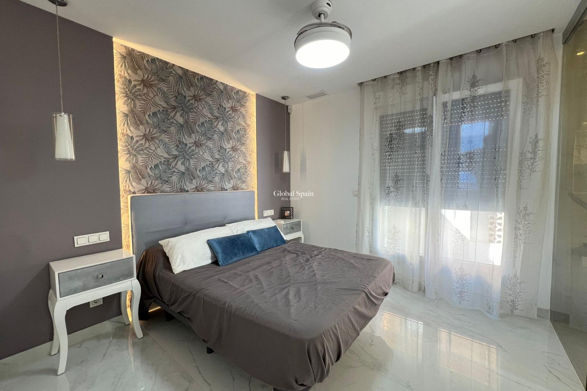 Wiederverkauf - VILLA -
TORREVIEJA - La Mata