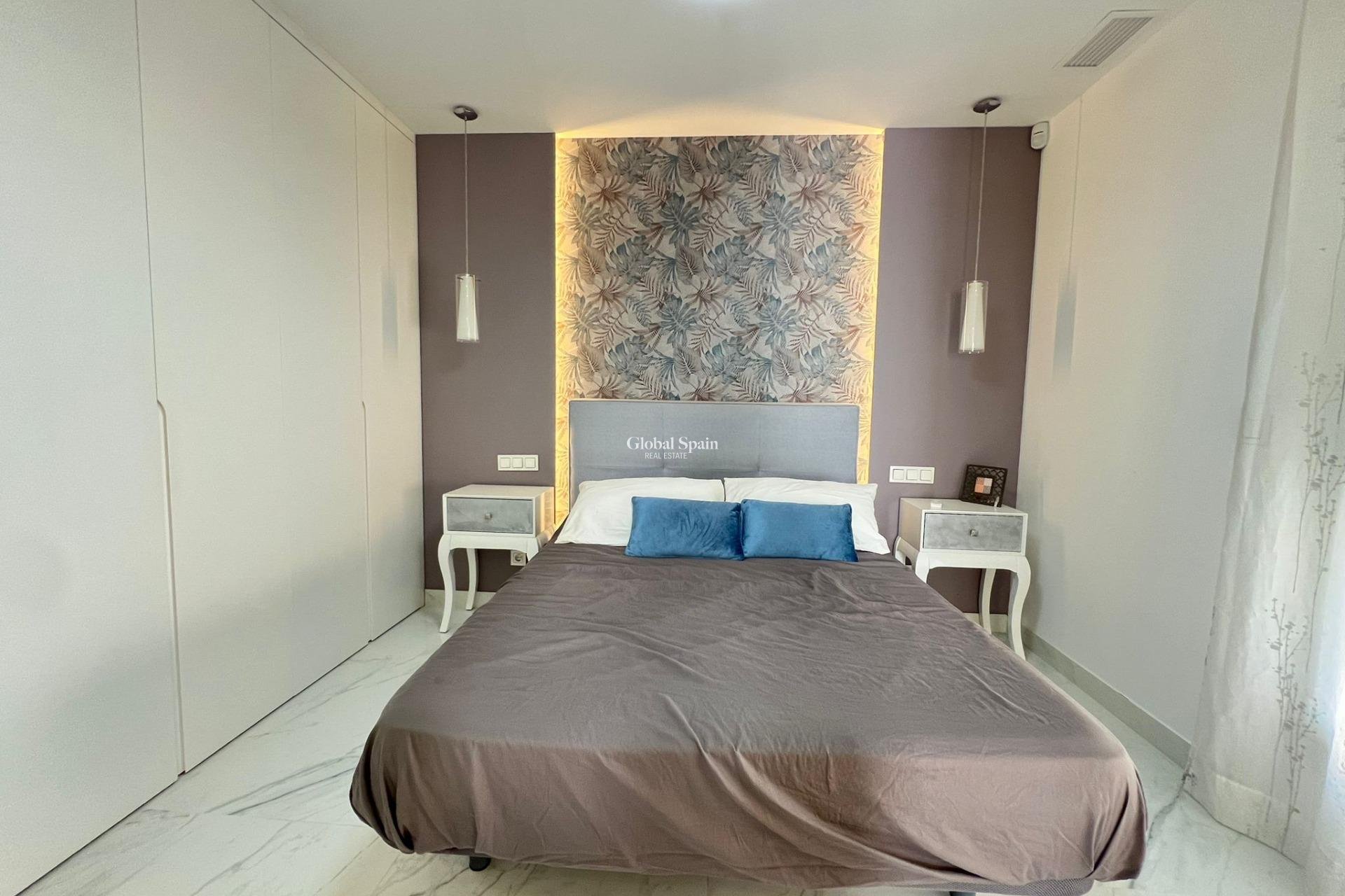 Wiederverkauf - VILLA -
TORREVIEJA - La Mata