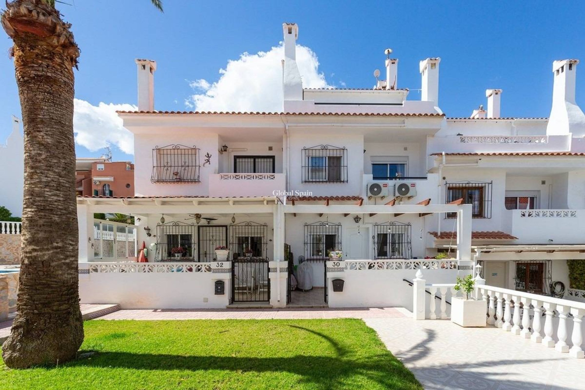 Wiederverkauf - VILLA -
TORREVIEJA - La Mata