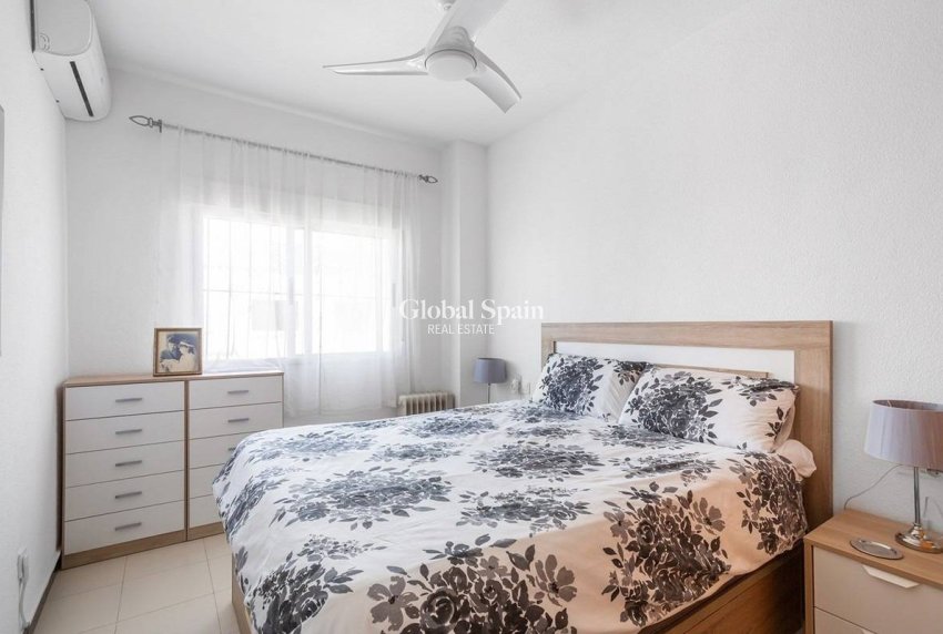 Wiederverkauf - VILLA -
TORREVIEJA - La Mata