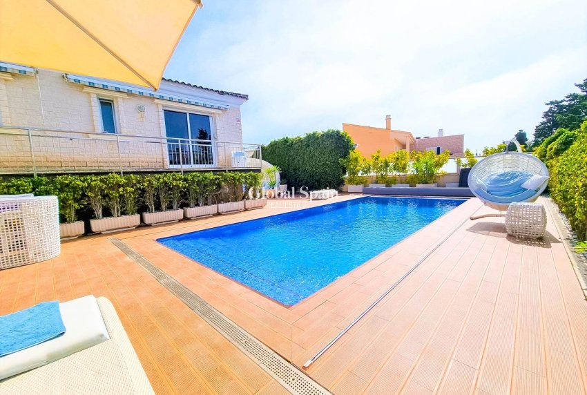 Wiederverkauf - VILLA -
TORREVIEJA - La Mata