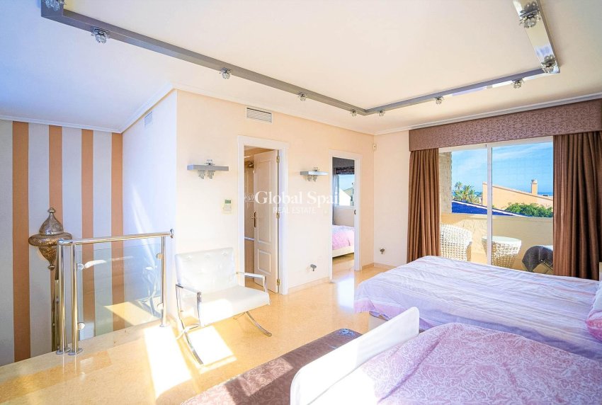 Wiederverkauf - VILLA -
TORREVIEJA - La Mata
