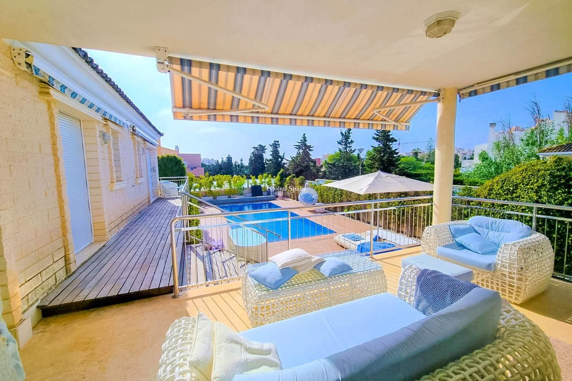 Wiederverkauf - VILLA -
TORREVIEJA - La Mata