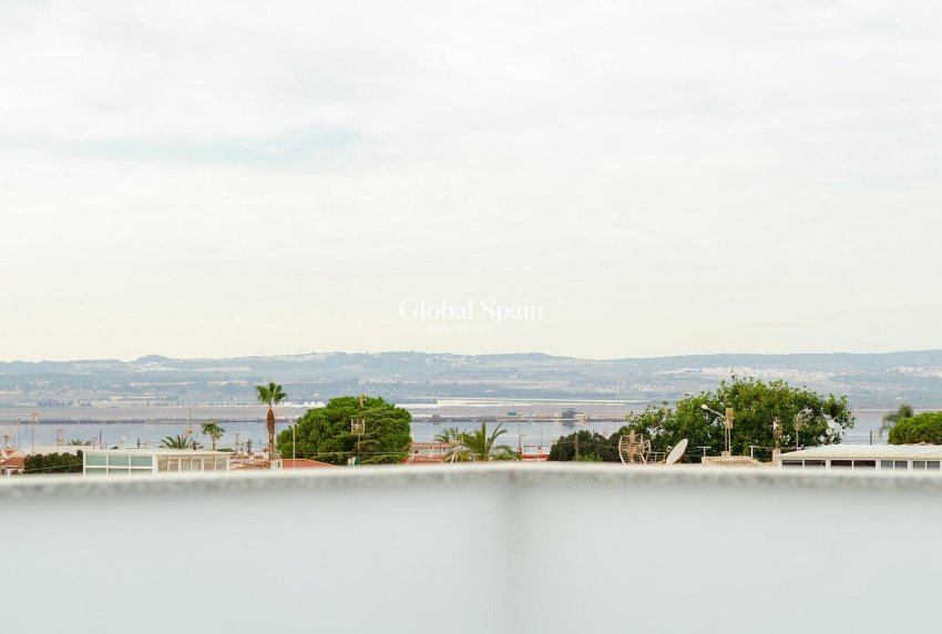 Wiederverkauf - Villa -
TORREVIEJA - La Siesta - El Salado - Torreta