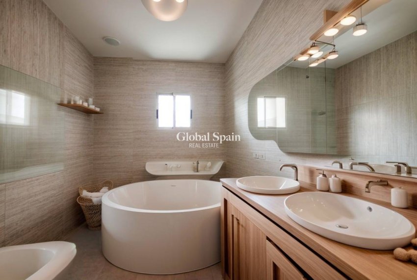 Wiederverkauf - VILLA -
TORREVIEJA - La Siesta - El Salado - Torreta