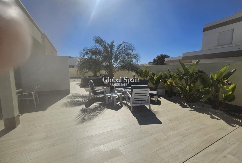 Wiederverkauf - VILLA -
TORREVIEJA - La Siesta - El Salado - Torreta