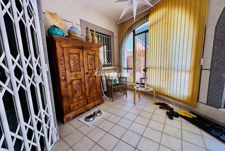 Wiederverkauf - VILLA -
TORREVIEJA - La Siesta - El Salado - Torreta